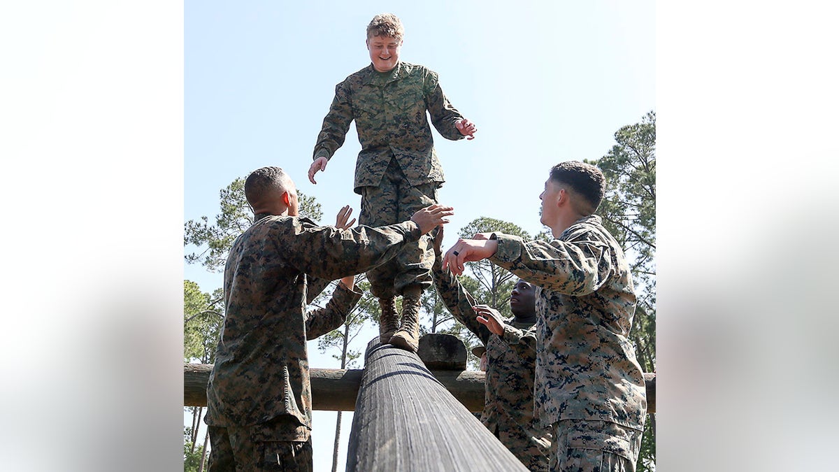 Sam Short does an obstacle course