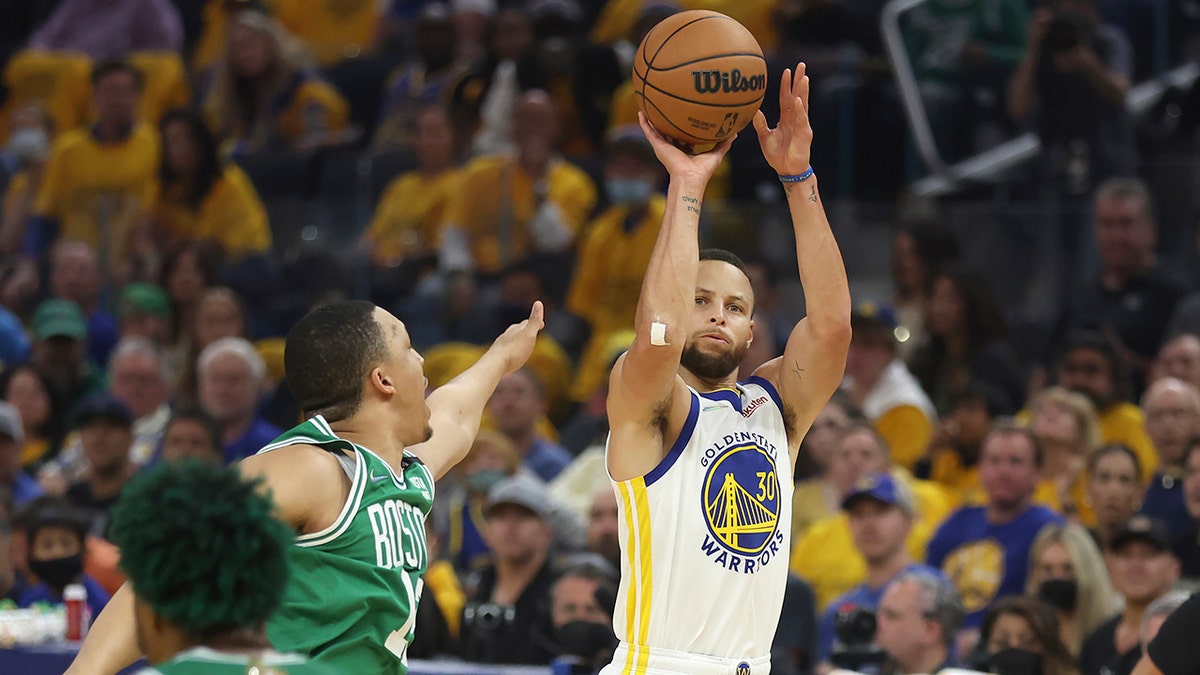 Warriors-Celtics NBA Finals recap: Stephen Curry carries Warriors