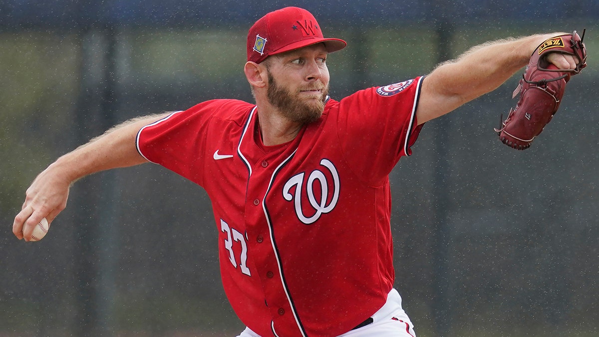 Stephen Strasburg injury update: Nationals pitcher reportedly shut down  from physical activity with 'severe nerve damage