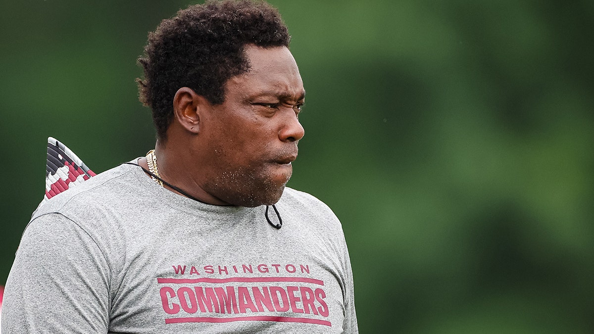 Warren Sapp at Commanders training camp