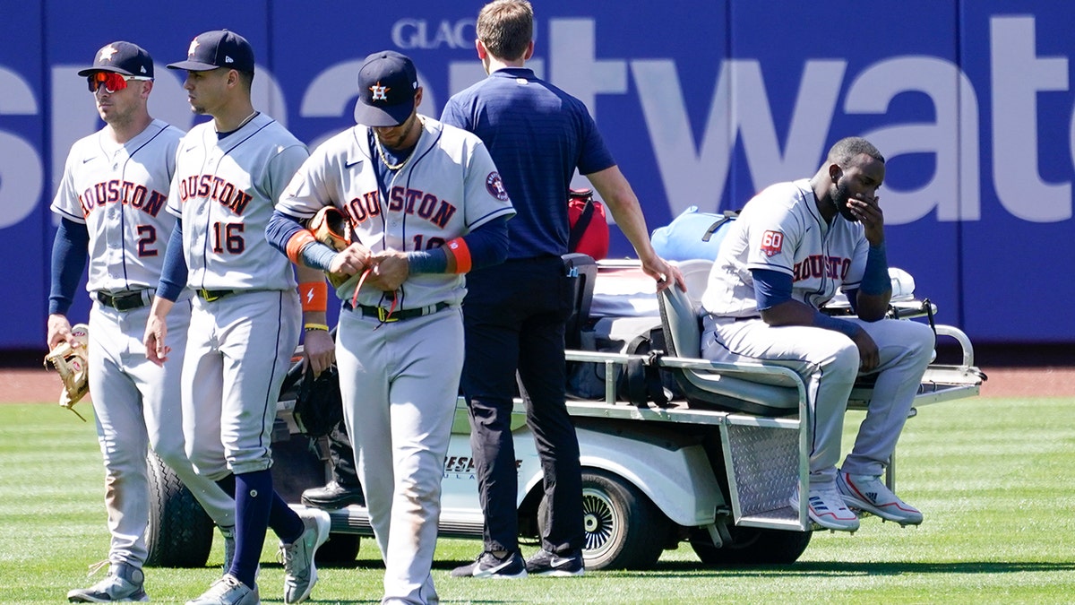 WATCH: Former UMaine shortstop Jeremy Pena leaves Astros game after  collision