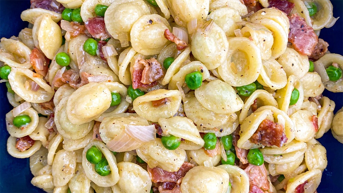Bacon pea pasta