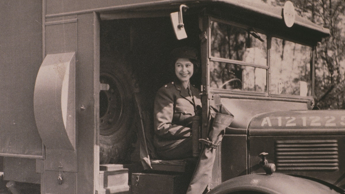 Queen Elizabeth World War 2