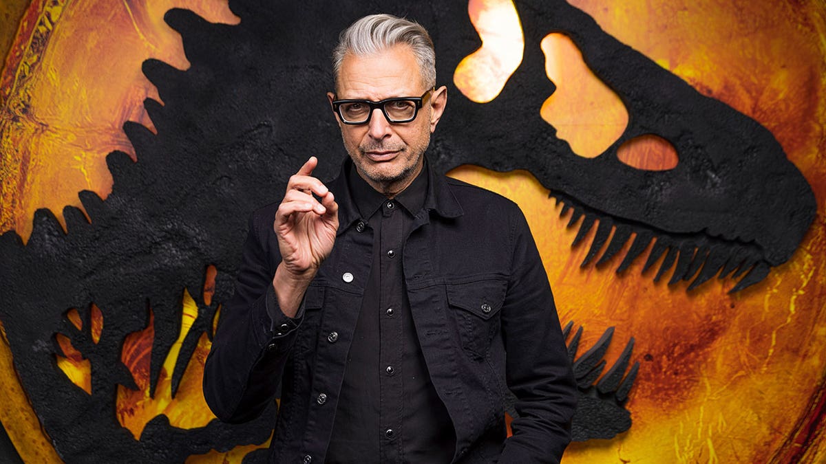 Jeff Goldblum poses on Universal lot