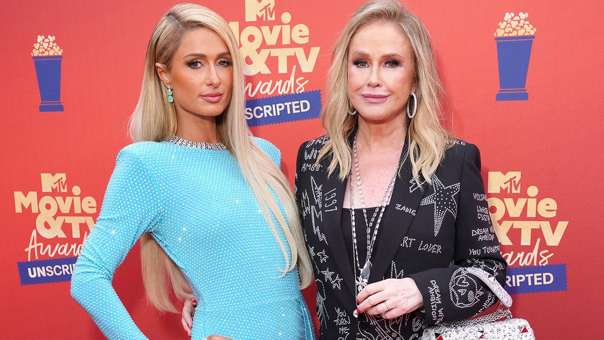 Paris and Kathy Hilton at the MTV Awards