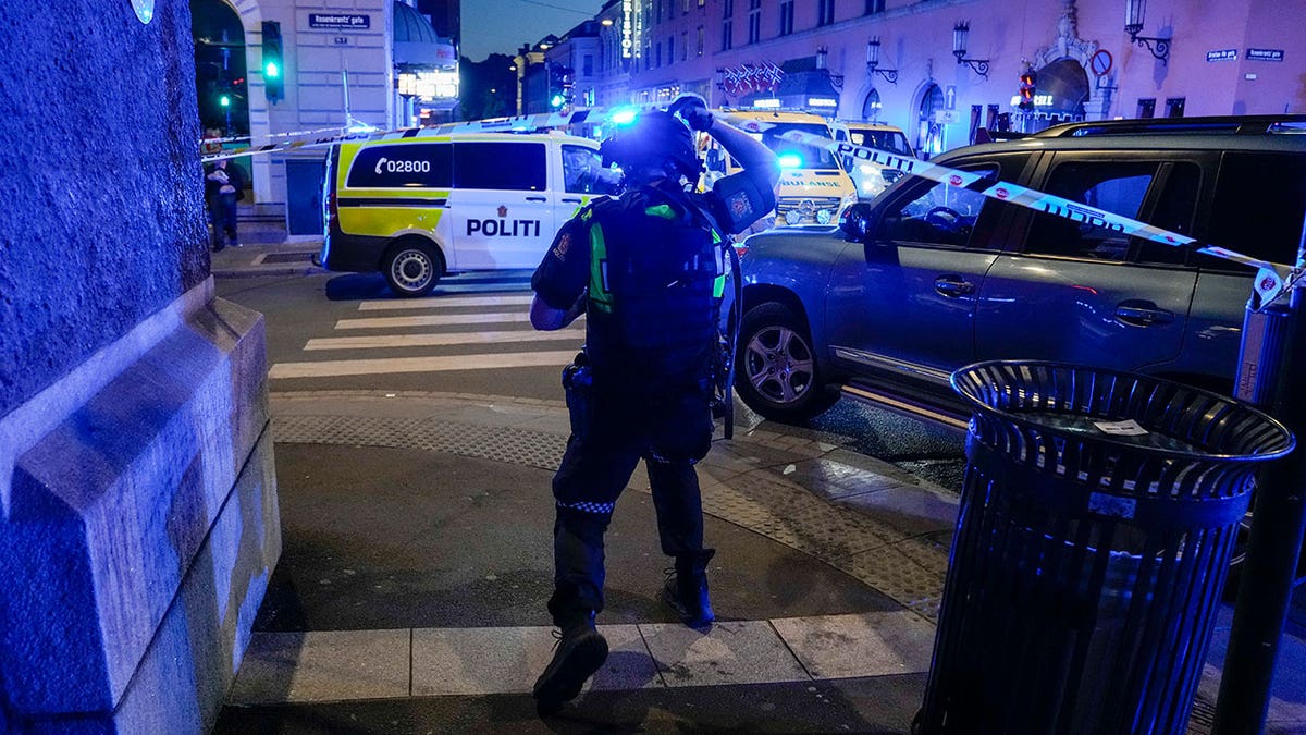 Police at scene of Norwegian club shooting