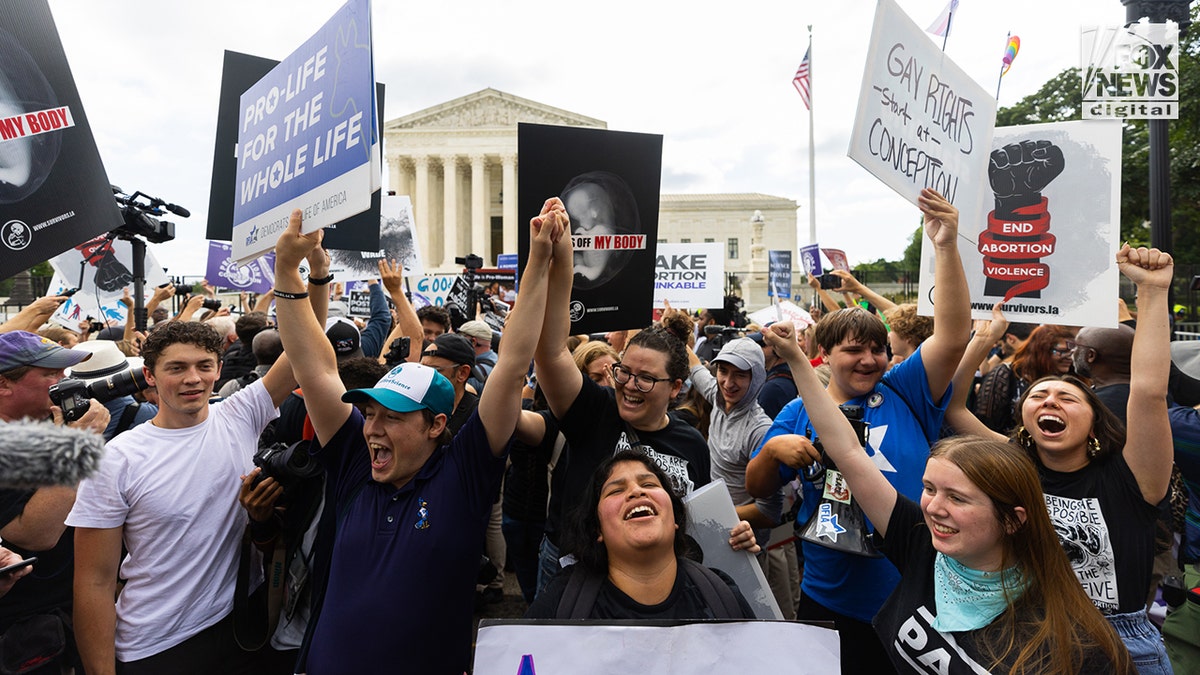 Pro-life crowd SCOTUS