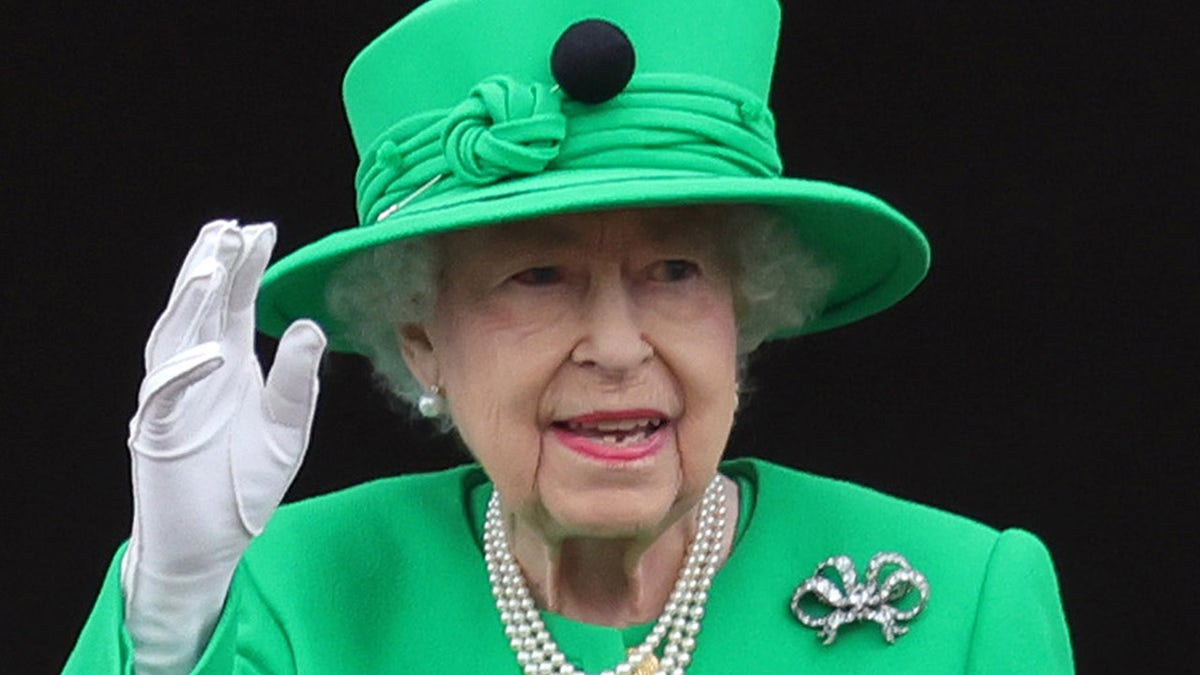 Queen Elizabeth waves during Platinum Jubilee
