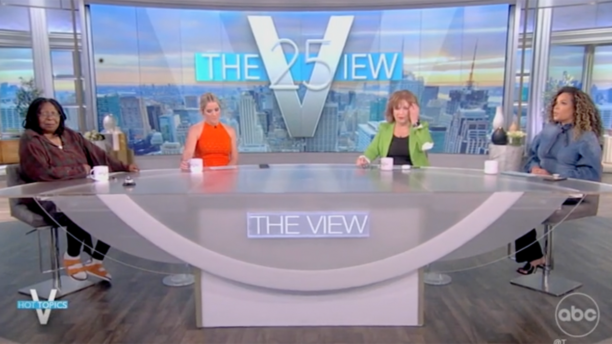 The View co-hosts on set