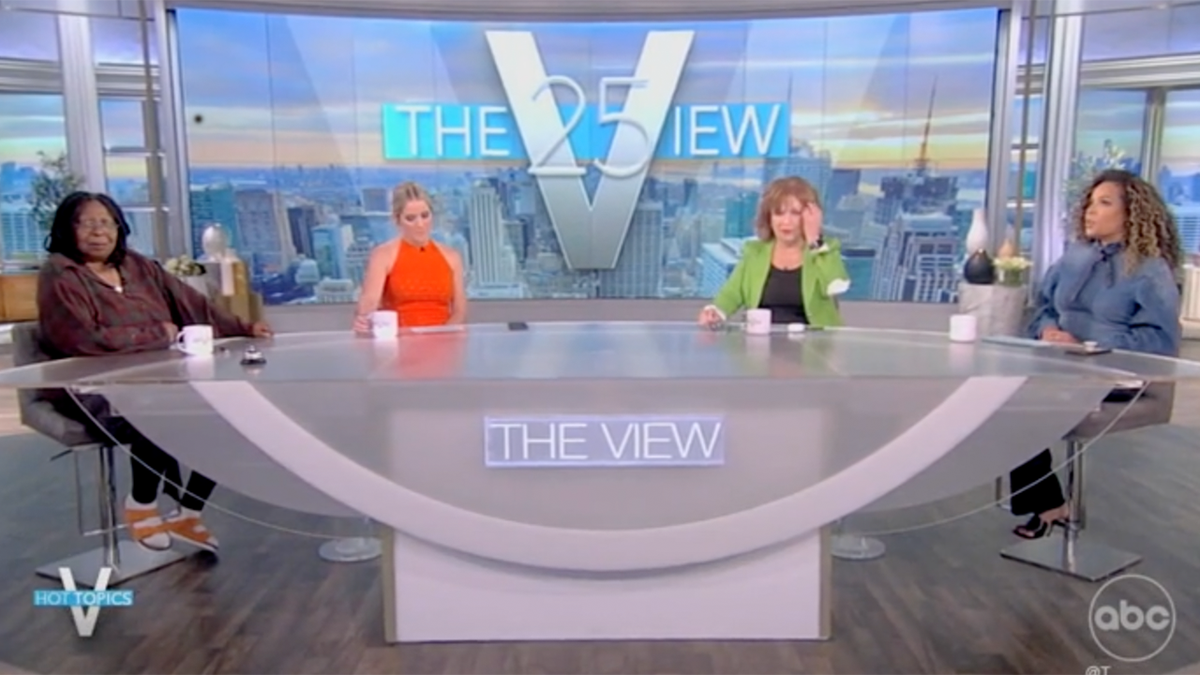 The View co-hosts on set 