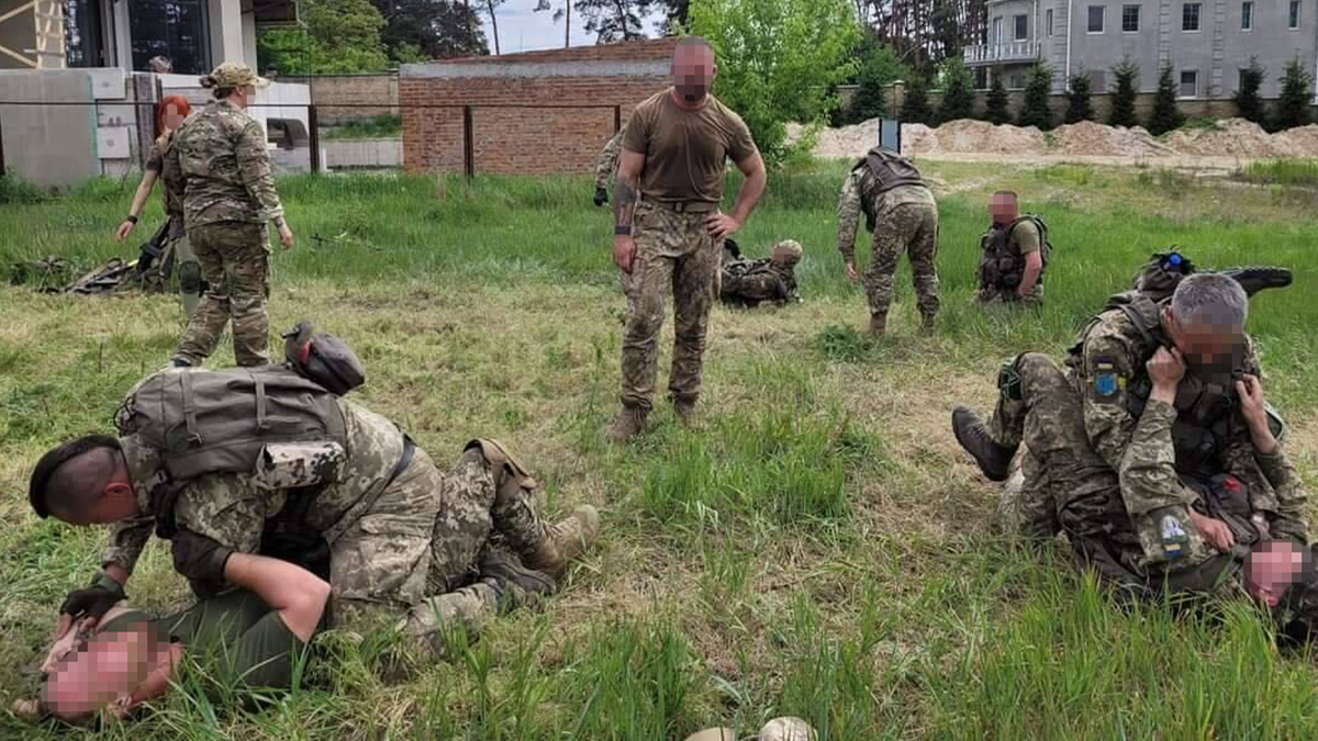 American Iraq veteran trains Ukrainian forces in combatives