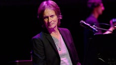 Fleetwood Mac keyboardist Brett Tuggle dead at 70 following cancer complications