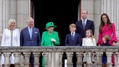 Queen Elizabeth makes surprise appearance on Buckingham Palace balcony during Platinum Jubilee finale