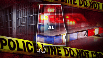 2 inmates dead, 5 hurt after work-release van crashes in Alabama