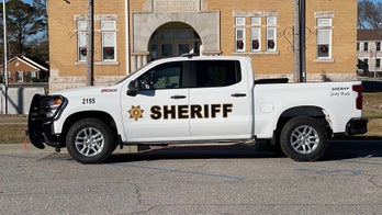 Alabama sheriff's deputies shot during pursuit of suspect, 'massive' manhunt underway