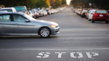 Florida man driving car at gunpoint commits traffic violation to attract police attention