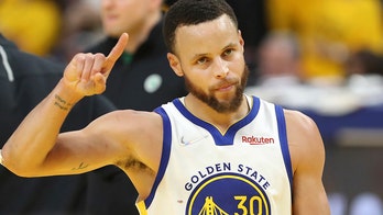 Warriors' Stephen Curry could return to team next week: report