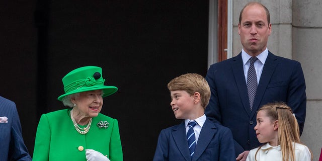 The queen shared a sweet moment with Prince George and Princess Charlotte during the Platinum Jubilee.
