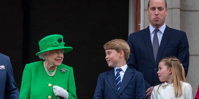 The queen shared a sweet moment with Prince George and Princess Charlotte during the Platinum Jubilee.