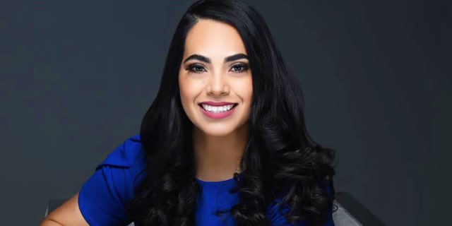 Mayra Flores