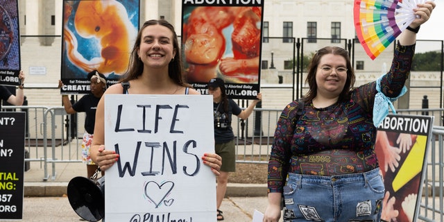 Pro-life protesters Supreme Court.