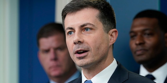 Buttigieg suggests feds have potential to energy airways to make use of much more personnel amid journey delays