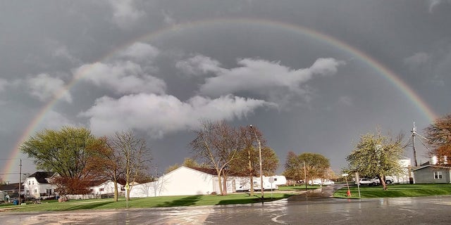 Barnes saw this gorgeous rainbow in the sky in Cayuga, Illinois. 