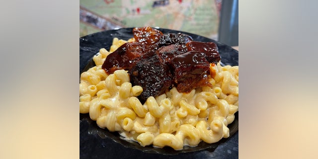Burnt Kevin, recipe by Jeff Fitter, Super Smokers BBQ in St. Louis, Missouri