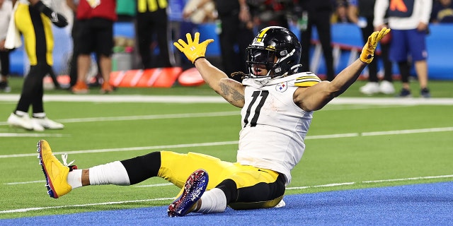 Chase Claypool of the Pittsburgh Steelers reacts against the Los Angeles Chargers at SoFi Stadium on Nov. 21, 2021, in Inglewood, California.