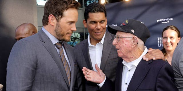 Chris Pratt was surprised by a group of World War II veterans during the red carpet portion of his recent premiere.