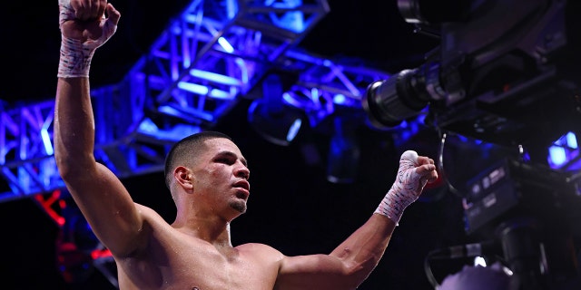 Edgar Berlanga reacts after defeating Roamer Alexis Angulo to win the NABO super middleweight championship fight at Madison Square Garden on June 11, 2022, 在纽约市.