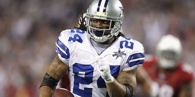 Dallas Cowboys runningback Marion Barber participates in football #24 during an NFL game against the Arizona Cardinals at the University of Phoenix Stadium on December 25, 2010 in Glendale, Arizona.  The Cardinals defeated the Cowboys 27-26.  