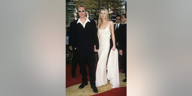 Brad Pitt y Gwyneth Paltrow durante la 68ª edición de los Premios de la Academia.  La pareja estuvo junta desde 1994 hasta 1997 cuando cancelaron su compromiso.