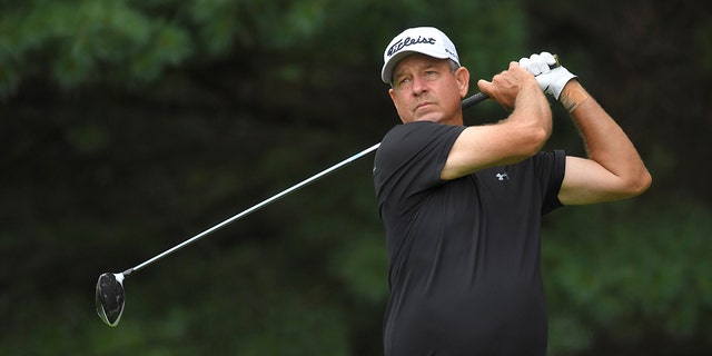 Bart Bryant plays his tee shot during the Senior Players Championship at Firestone Country Club on July 12, 2019, in Akron, オハイオ.