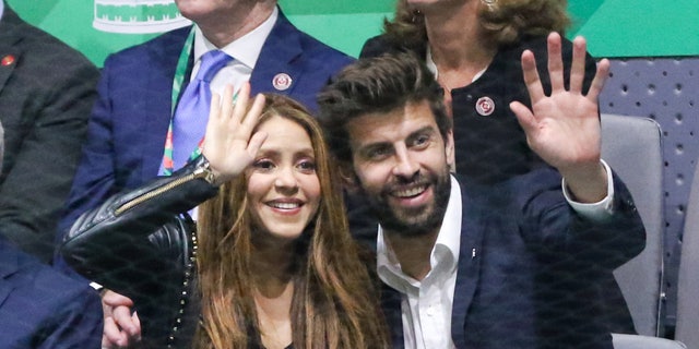Shakira e Gerard Piqué disputam a final da Copa Davis em 24 de novembro de 2019 em Gaja Magica, Madri, Espanha.