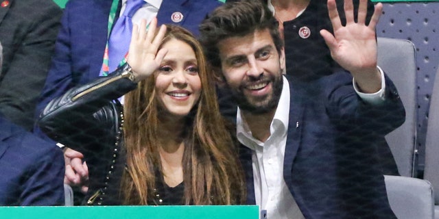 Shakira e Gerard Piqué disputam a final da Copa Davis em 24 de novembro de 2019 em Gaja Magica, Madri, Espanha.