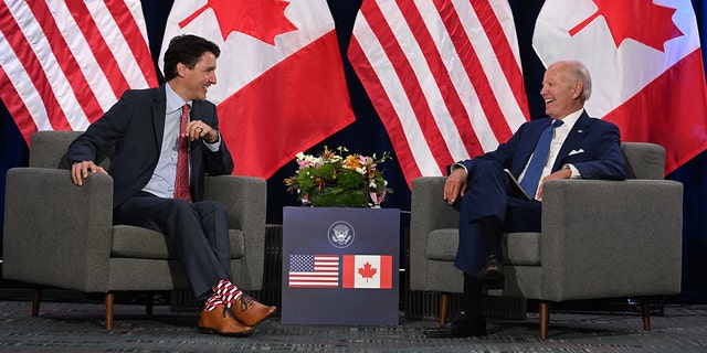 US President Joe Biden (R) meets with Canadian Prime Minister Justin Trudeau (L) during the IV Summit of the Americas, in Los Angeles, California, June 9, 2022.