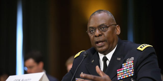 Gen. Lloyd Austin III, commander of U.S. 중앙사령부, testifies before the Senate Armed Services Committee about the ongoing U.S. military operations to counter the Islamic State in Iraq and the Levant (ISIL) during a hearing in the Dirksen Senate Office Building on Capitol Hill.
