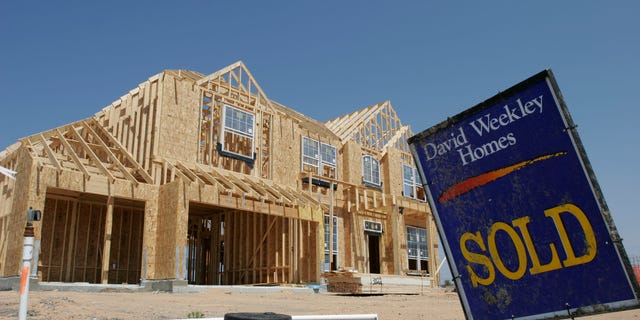 LEAGUE CITY, TX - JUNE 16:  A sold sign sits near a home site in the Magnolia Creek subdivision June 16, 2005 in League City, Texas. The U.S. Commerce Department announced on June 16 that construction of new homes rose 0.2 percent in May as the housing market, fueled by low mortgage rates,  continued a boom.  (Photo by Dave Einsel/Getty Images)