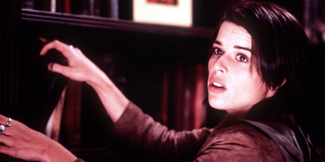 Neve Campbell dans