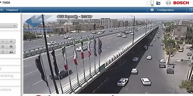 Cette image, publiée par Mujahedeen-e-Khalq (MEK), montre le prétendu piratage de caméras de surveillance à Téhéran.