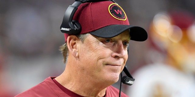 Jack Del Rio, defensive coordinator of the Washington Football Team, later in the match against the Las Vegas Raiders at the Allegiant Stadium in Las Vegas on December 5, 2021. 