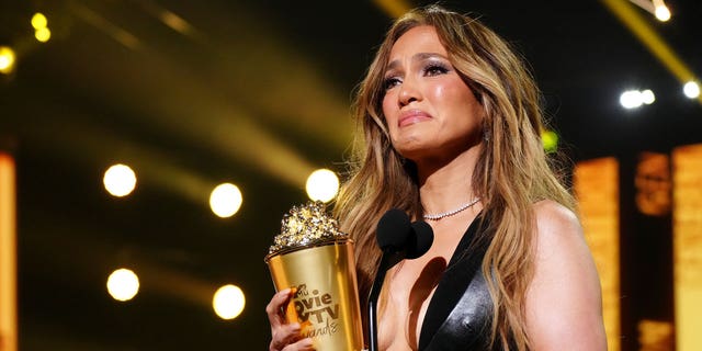 Jennifer Lopez got emotional while accepting her generation award at the 2022 MTV Movie &amp; TV Awards.