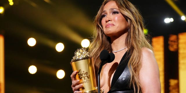 Jennifer Lopez got emotional while accepting her generation award at the 2022 MTV Movie & TV Awards.