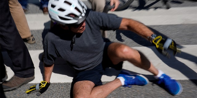 President Biden fell from his bike in Rehoboth Beach, Delaware