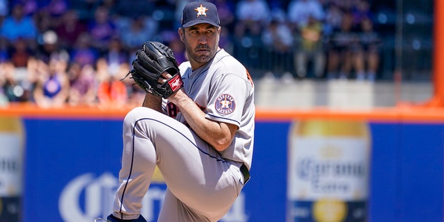 Houston Astros starting pitcher Justin Verlander delivers against the New York Mets during the first inning of a baseball game, Wednesday, June 29, 2022, in New York.