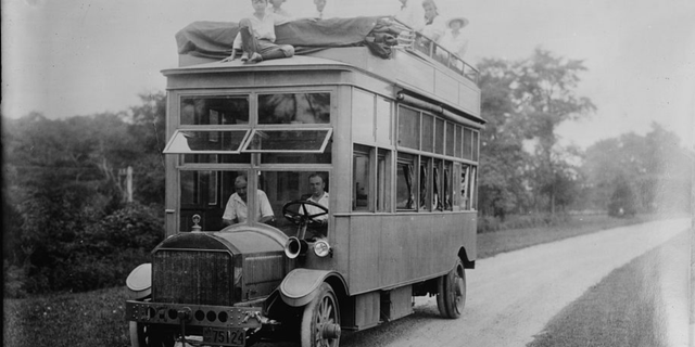 New York City entrepreneur and auto enthusiast Roland Conklin built the first full-fledged motor home with an array of modern luxuries, then drove it from Long Island to San Francisco. 