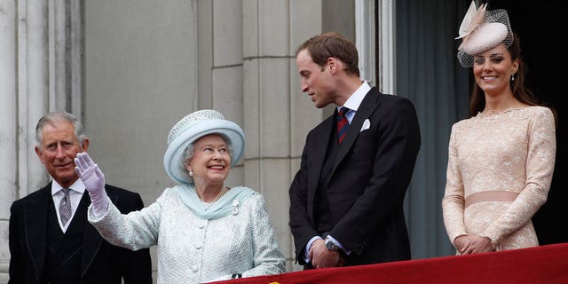 Prince Charles, Prince of Wales, Queen Elizabeth II, Prince William, Duke of Cambridge and Catherine, Duchess of Cambridge on the balcony of Buckingham Palace during the final of the Queen's Diamond Jubilee celebrations on June 5, 2012 .