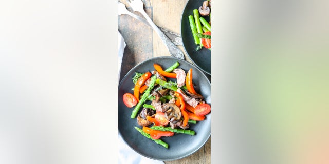 Steak and Asparagus Stir-Fry by Colleen Milne of thefoodblog.net