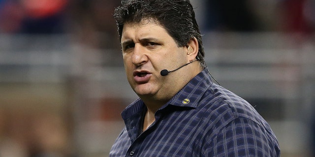 Fox Sports field reporter Tony Siragusa works as a bystander during the Chicago Bears and Detroit Lions match at Ford Field on December 30, 2012 in Detroit.